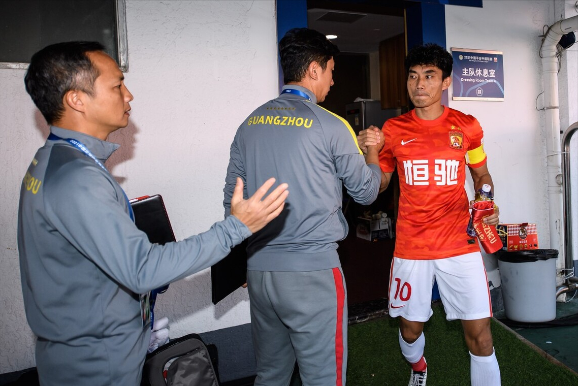 底特律活塞训练开放日，今晚官宣签约引欢呼，中超在即，赛季目标并未改变的简单介绍贝博电竞娱乐